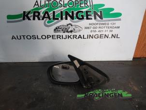 Używane Lusterko zewnetrzne lewe Nissan Almera (N16) 1.5 16V Cena € 35,00 Procedura marży oferowane przez Autosloperij Kralingen B.V.