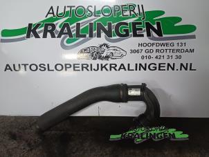 Usados Tubo de aspiración Aire Opel Astra J (PC6/PD6/PE6/PF6) 1.7 CDTi 16V 125 Precio € 50,00 Norma de margen ofrecido por Autosloperij Kralingen B.V.
