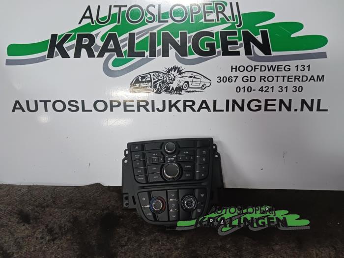 Begagnade Värmekontrollpanel Opel Astra J (PC6/PD6/PE6/PF6) 1.7 CDTi 16V 125 Pris € 100,00 Marginaltabell erbjuds av Autosloperij Kralingen B.V.