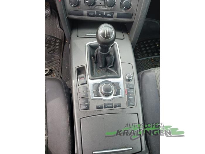 MMI Schalter van een Audi A6 (C6) 3.2 V6 24V FSI Quattro 2005