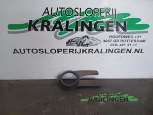 Używane Grill Toyota Yaris (P1) 1.5 T Sport 16V VVT-i Cena € 25,00 Procedura marży oferowane przez Autosloperij Kralingen B.V.