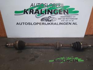 Usagé Arbre de transmission avant droit Toyota Yaris Verso (P2) 1.5 16V Prix € 50,00 Règlement à la marge proposé par Autosloperij Kralingen B.V.