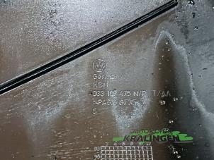 Ventildeckel van een Volkswagen Caddy III (2KA,2KH,2CA,2CH) 2.0 SDI 2004