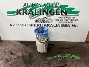 Used Petrol pump Volkswagen Golf V (1K1) 2.0 FSI 16V Price € 50,00 Margin scheme offered by Autosloperij Kralingen B.V.