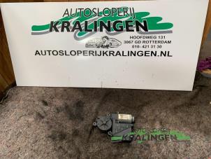 Używane Silnik szyby drzwiowej Skoda Fabia (6Y5) 1.4i 16V Cena € 40,00 Procedura marży oferowane przez Autosloperij Kralingen B.V.