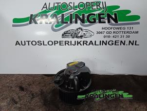 Używane Silnik wentylatora nagrzewnicy Volkswagen Touran (1T1/T2) 2.0 FSI 16V Cena € 50,00 Procedura marży oferowane przez Autosloperij Kralingen B.V.