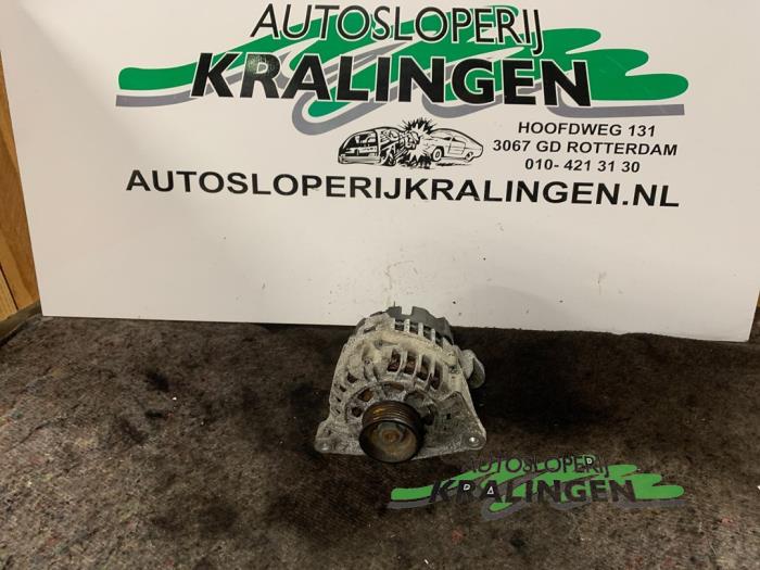 Begagnade Dynamo Audi A4 (B5) 1.8 20V Pris € 39,99 Marginaltabell erbjuds av Autosloperij Kralingen B.V.