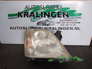 Usagé Optique avant principal droit Opel Meriva 1.6 16V Prix € 50,00 Règlement à la marge proposé par Autosloperij Kralingen B.V.