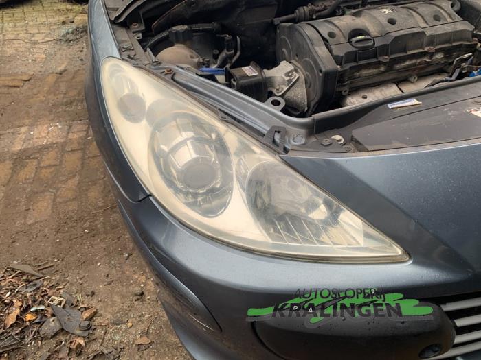 Headlight, right from a Peugeot 307 SW (3H) 1.6 16V 2007