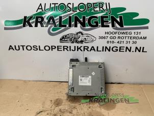 Używane Radio Renault Trafic (1FL/2FL/3FL/4FL) 1.6 dCi 115 Cena € 181,50 Z VAT oferowane przez Autosloperij Kralingen B.V.