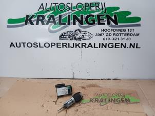 Used Ignition lock + key Opel Zafira (F75) 1.8 16V Price € 50,00 Margin scheme offered by Autosloperij Kralingen B.V.