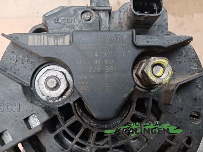 Dynamo van een Opel Meriva (A) 1.6 16V 2008