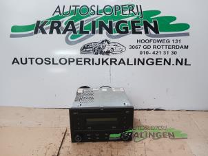 Used Radio CD player Volkswagen Polo IV (9N1/2/3) 1.4 16V Price € 50,00 Margin scheme offered by Autosloperij Kralingen B.V.