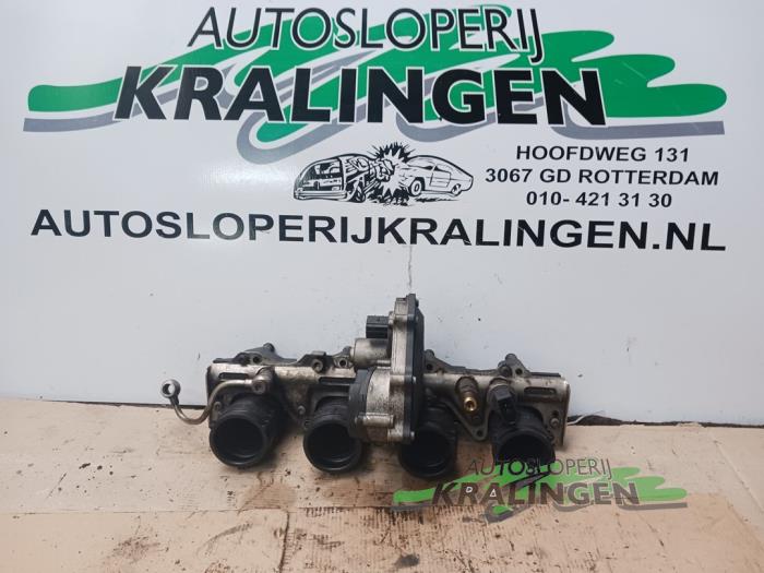 Begagnade Insugsrör Volkswagen Touran (1T1/T2) 2.0 FSI 16V Pris € 100,00 Marginaltabell erbjuds av Autosloperij Kralingen B.V.