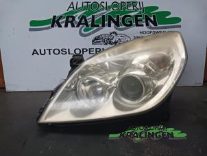 Used Headlight, left Opel Signum (F48) 2.2 direct 16V Price on request offered by Autosloperij Kralingen B.V.