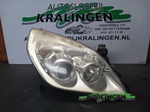 Used Headlight, right Opel Signum (F48) 2.2 direct 16V Price on request offered by Autosloperij Kralingen B.V.