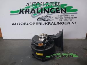 Usagé Ventilateur chauffage Opel Signum (F48) 2.2 direct 16V Prix € 75,00 Règlement à la marge proposé par Autosloperij Kralingen B.V.
