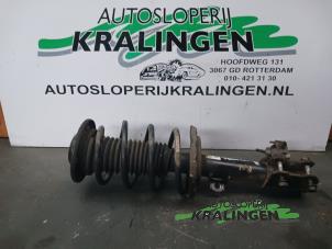 Usados Amortiguador derecha delante Opel Signum (F48) 2.2 direct 16V Precio € 50,00 Norma de margen ofrecido por Autosloperij Kralingen B.V.