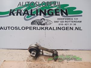 Usados Soporte de motor Alfa Romeo 159 Sportwagon (939BX) 1.9 JTDm Precio € 35,00 Norma de margen ofrecido por Autosloperij Kralingen B.V.