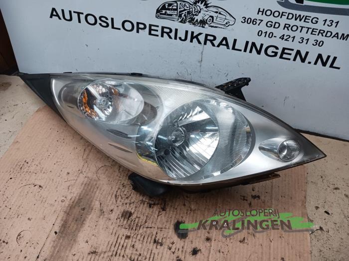 Headlight, right Chevrolet Spark 1.0 16V - 95226892 CHEVROLET