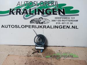 Usagé Capteur angle de braquage Mercedes ML I (163) 270 2.7 CDI 20V Prix € 25,00 Règlement à la marge proposé par Autosloperij Kralingen B.V.