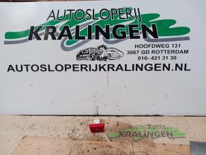 Usados Interruptor de luz de pánico Peugeot 107 1.0 12V Precio € 10,00 Norma de margen ofrecido por Autosloperij Kralingen B.V.