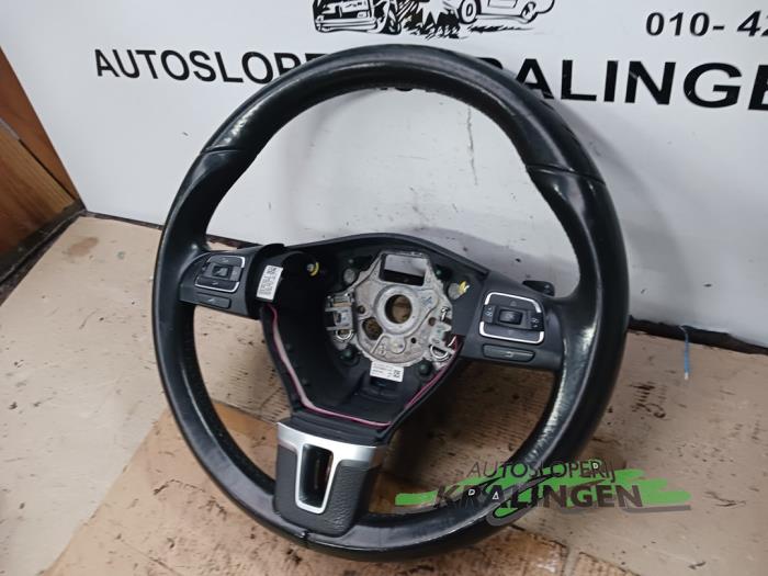 Steering wheel from a Volkswagen Passat Variant (365) 1.4 TSI 16V 2012