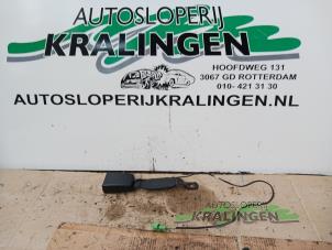 Usagé Insertion ceinture de sécurité avant gauche Seat Ibiza IV (6J5) 1.2 TDI Ecomotive Prix € 25,00 Règlement à la marge proposé par Autosloperij Kralingen B.V.