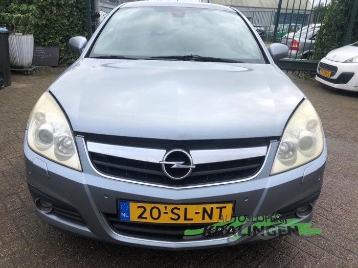 Używane Maska Opel Signum (F48) 2.2 direct 16V Cena € 125,00 Procedura marży oferowane przez Autosloperij Kralingen B.V.