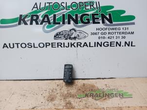 Usados Interruptor de ventanilla eléctrica Opel Vectra C Caravan 1.8 16V Precio € 40,00 Norma de margen ofrecido por Autosloperij Kralingen B.V.