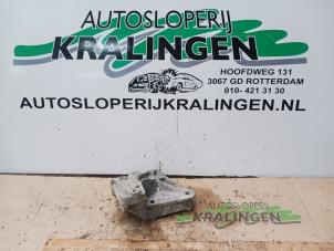 Usados Soporte de caja de cambios Volkswagen New Beetle (9C1/9G1) 2.0 Precio € 35,00 Norma de margen ofrecido por Autosloperij Kralingen B.V.