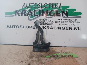 Begagnade Gångjärn, motorhuv Mercedes B (W245) 2.0 B-180 CDI 16V Pris € 19,99 Marginaltabell erbjuds av Autosloperij Kralingen B.V.