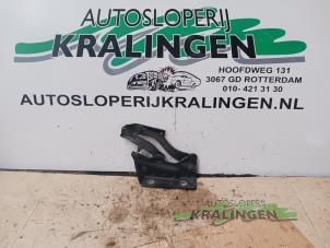 Usagé Charnière capot Mercedes B (W245) 2.0 B-180 CDI 16V Prix € 19,99 Règlement à la marge proposé par Autosloperij Kralingen B.V.