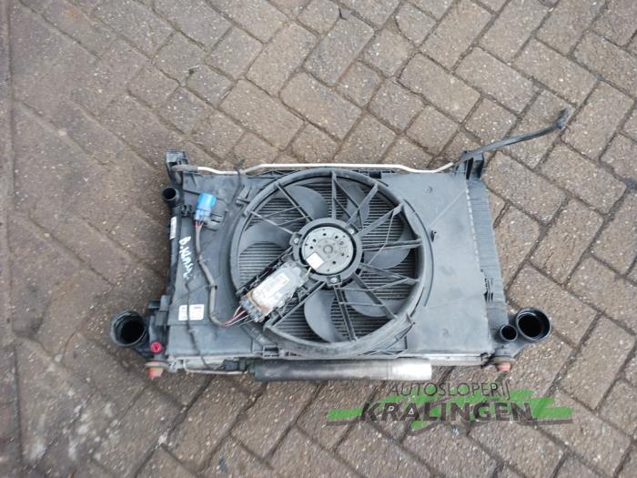 Cooling set from a Mercedes-Benz B (W245,242) 2.0 B-180 CDI 16V 2006