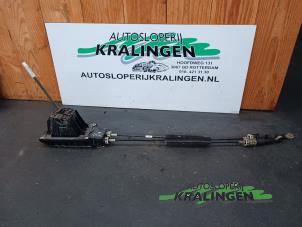 Used Gearbox shift cable Renault Clio III (BR/CR) 1.6 16V Price on request offered by Autosloperij Kralingen B.V.
