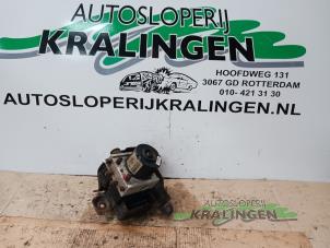 Usados Bomba ABS Opel Agila (B) 1.2 16V Precio € 250,00 Norma de margen ofrecido por Autosloperij Kralingen B.V.