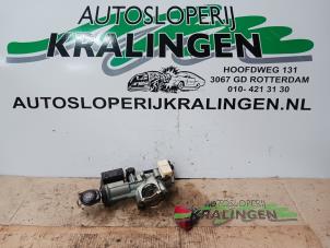 Usagé Kit serrure Opel Agila (B) 1.2 16V Prix € 100,00 Règlement à la marge proposé par Autosloperij Kralingen B.V.
