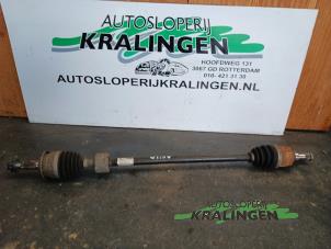 Usagé Arbre de transmission avant droit Opel Agila (B) 1.2 16V Prix € 75,00 Règlement à la marge proposé par Autosloperij Kralingen B.V.