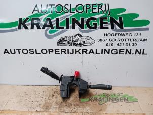 Usados Interruptor de indicador de dirección Ford Ka I 1.3i Precio € 25,00 Norma de margen ofrecido por Autosloperij Kralingen B.V.