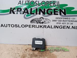 Używane Modul czujników parkowania Opel Signum (F48) 2.2 direct 16V Cena € 25,00 Procedura marży oferowane przez Autosloperij Kralingen B.V.