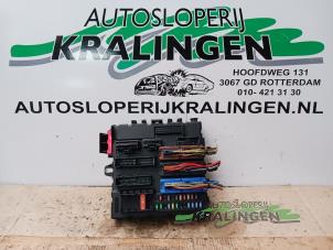 Gebrauchte Sicherungskasten Opel Signum (F48) 2.2 direct 16V Preis € 25,00 Margenregelung angeboten von Autosloperij Kralingen B.V.