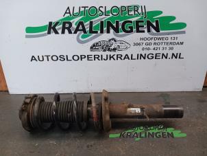 Używane Amortyzator wstrzasów lewy przód Seat Altea (5P1) 1.6 Cena € 50,00 Procedura marży oferowane przez Autosloperij Kralingen B.V.