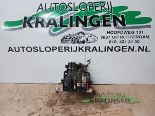 Usagé Boîte à fusibles Renault Kangoo Express (FW) 1.5 dCi 70 Prix € 25,00 Règlement à la marge proposé par Autosloperij Kralingen B.V.