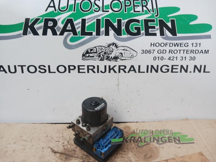 Used ABS pump Renault Laguna II (BG) 1.9 dCi 120 Price € 24,98 Margin scheme offered by Autosloperij Kralingen B.V.