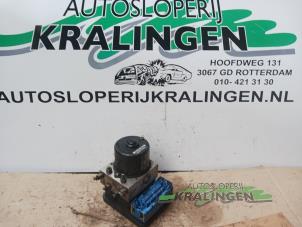 Usagé Pompe ABS Renault Laguna II (BG) 1.9 dCi 120 Prix € 70,00 Règlement à la marge proposé par Autosloperij Kralingen B.V.