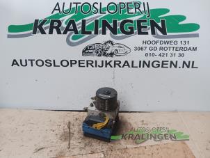 Usagé Pompe ABS Renault Espace (JK) 3.5 V6 24V Phase II Prix € 50,00 Règlement à la marge proposé par Autosloperij Kralingen B.V.