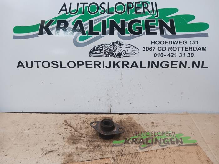 Used Engine mount Renault Clio II Societe (SB) 1.9 dTi Price € 19,99 Margin scheme offered by Autosloperij Kralingen B.V.