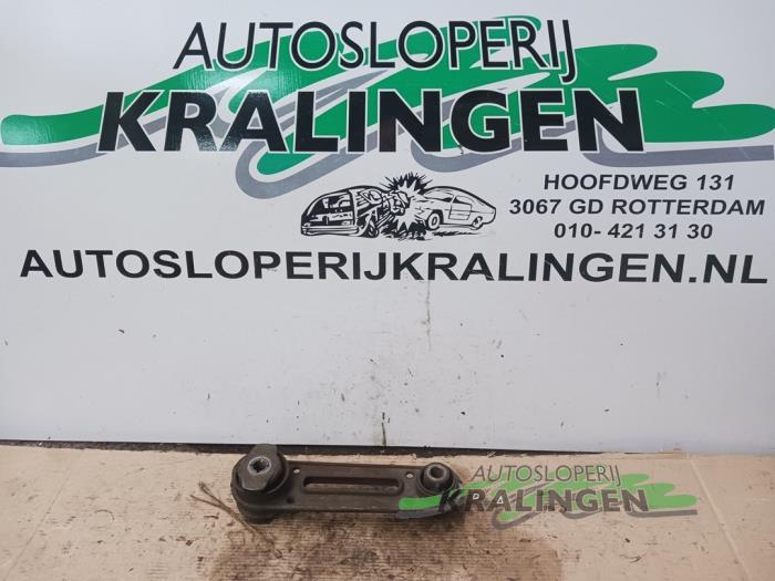 Used Engine mount Renault Laguna II (BG) 1.8 16V Price € 19,99 Margin scheme offered by Autosloperij Kralingen B.V.