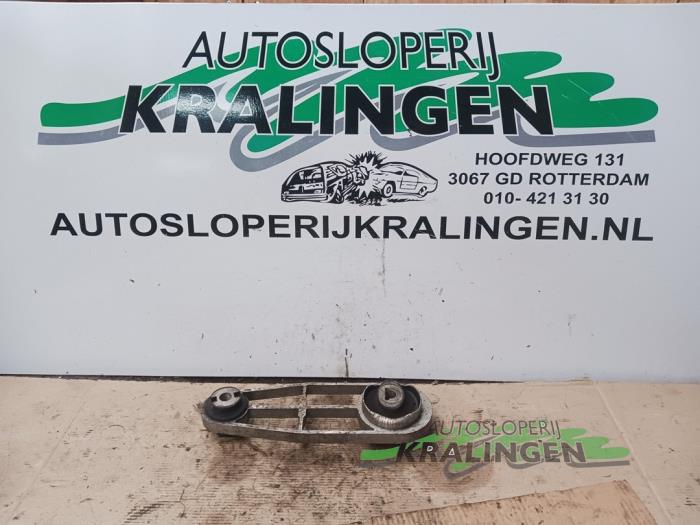 Used Engine mount Renault Megane II (BM/CM) 1.6 16V Price € 25,00 Margin scheme offered by Autosloperij Kralingen B.V.