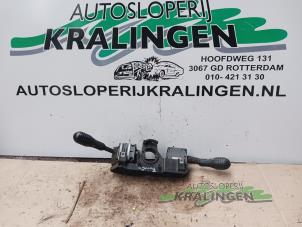Usagé Commutateur feu clignotant Renault Twingo (C06) 1.2 Prix € 25,00 Règlement à la marge proposé par Autosloperij Kralingen B.V.